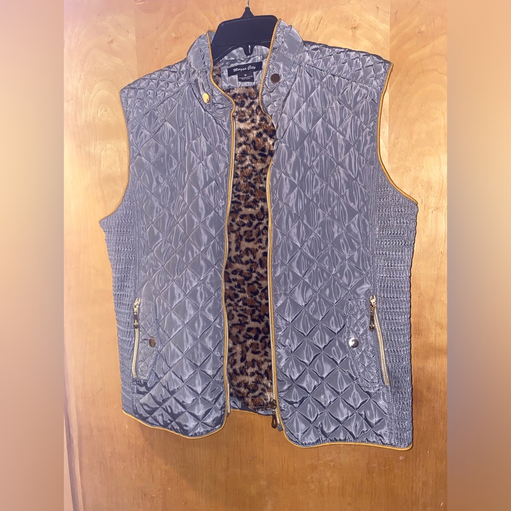 Gray & Mustard Lined Sleeveless Quilted Print Vest
